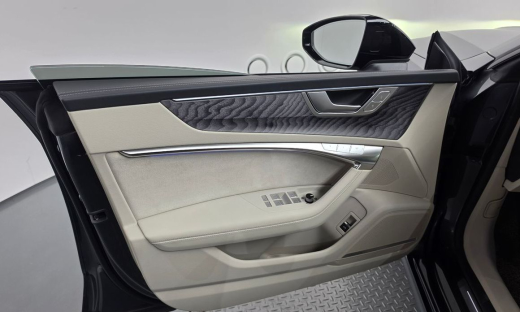 Audi A7 55 TFSI Quattro Premium, 2025