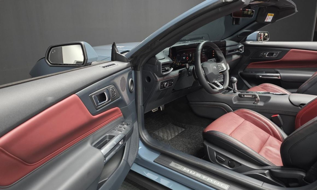 Ford Mustang 2.3 Ecoboost Premium Convertible, 2024