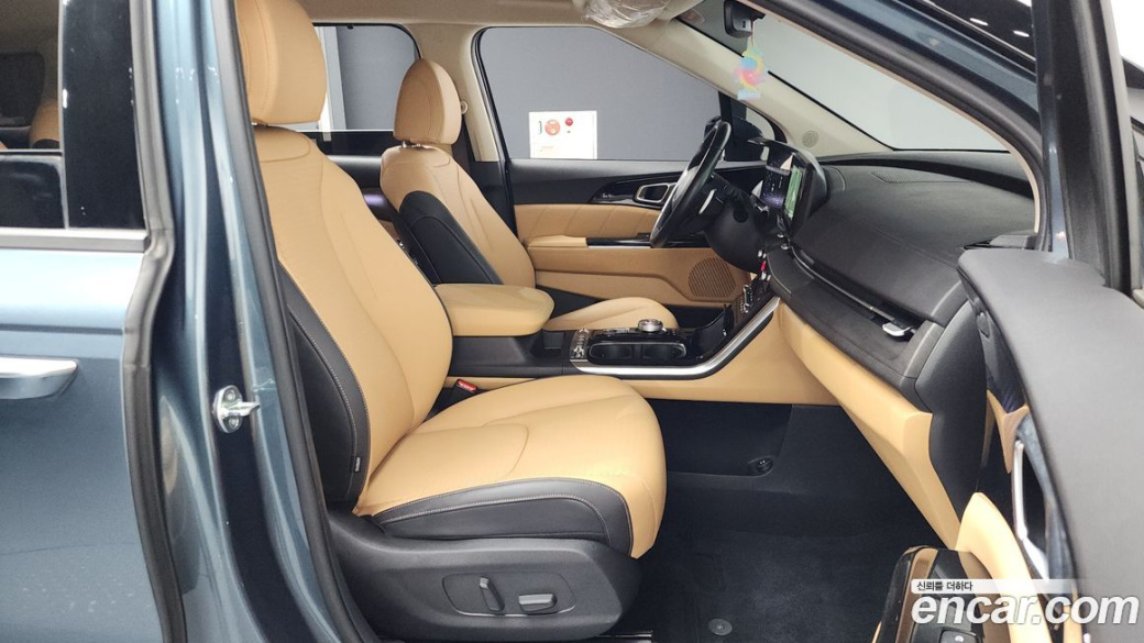 Kia Carnival 7-Seater Signature, 2023