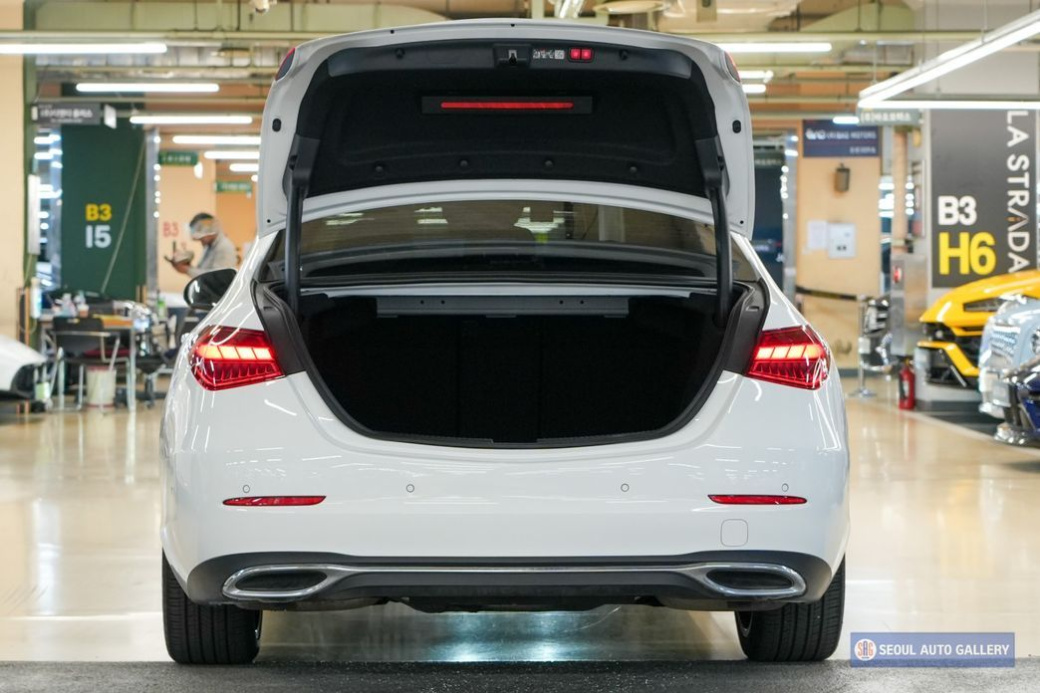 Mercedes-Benz C-Class C300 4MATIC Avantgarde, 2024