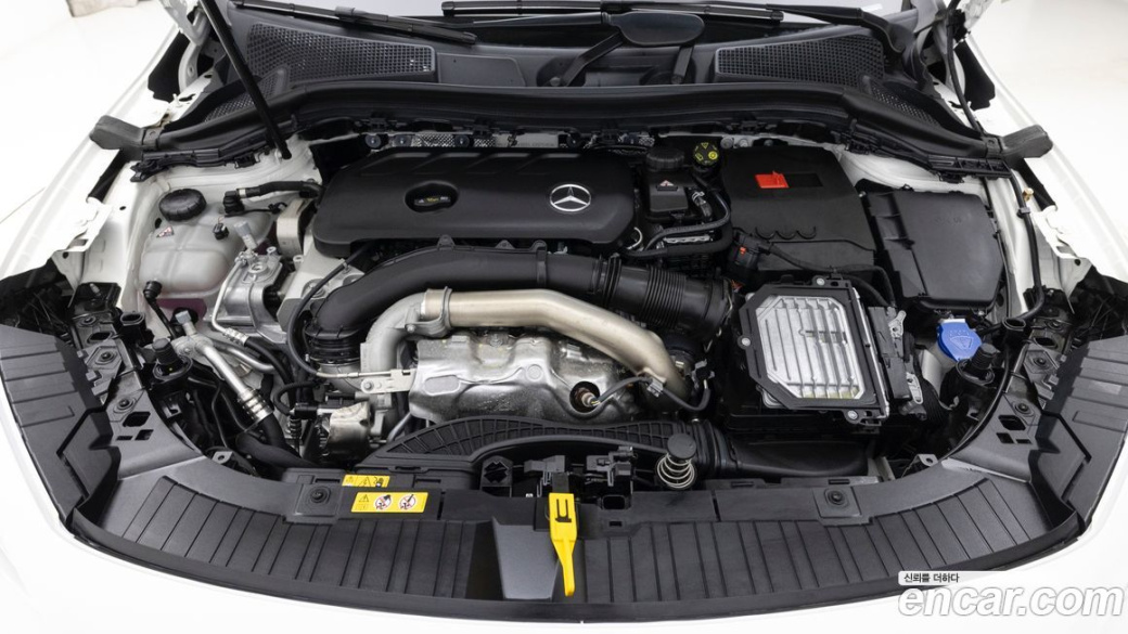 Mercedes-Benz GLA-Class GLA250 4MATIC, 2025