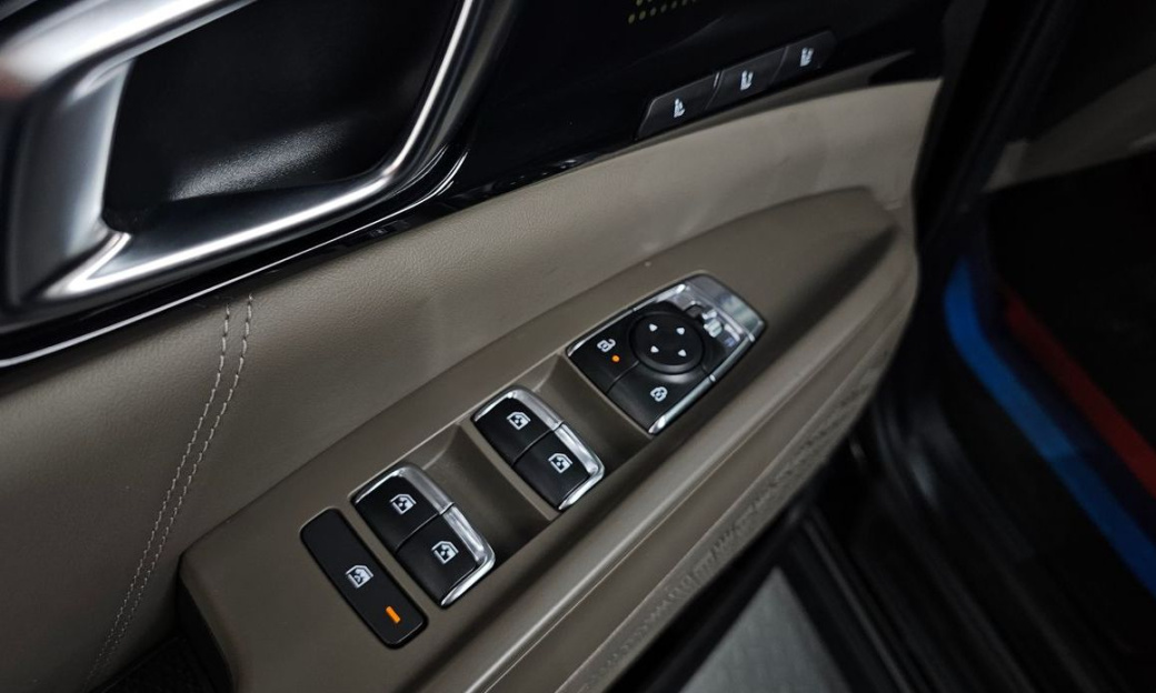 Kia Carnival 7-Seater Gravity, 2025