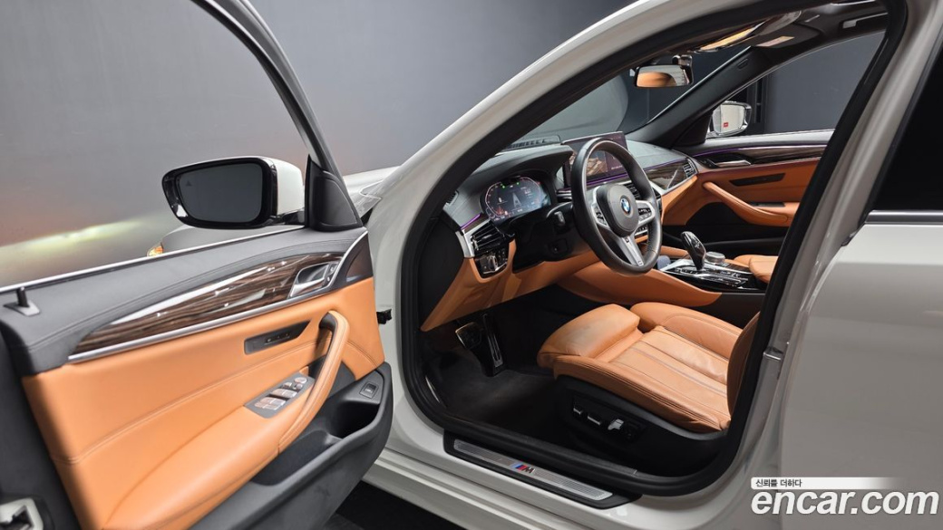 BMW 5-Series 520i M Sport, 2022