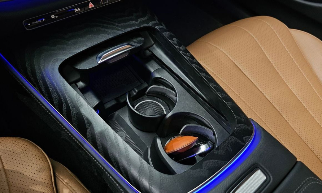 Mercedes-Benz E-Class E200 Avantgarde, 2025