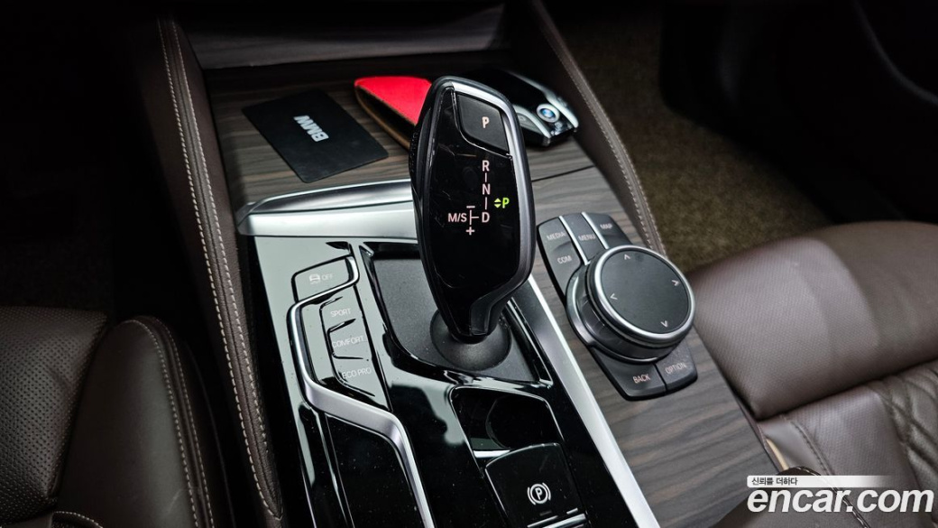 BMW 5-Series 530i xDrive Luxury, 2022