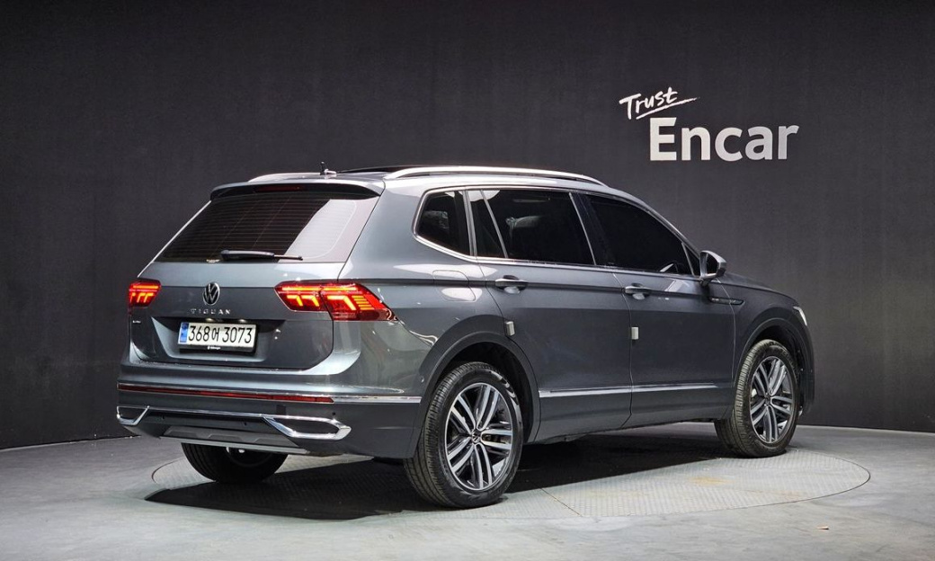 Volkswagen Tiguan 2.0 TSI Prestige, 2024