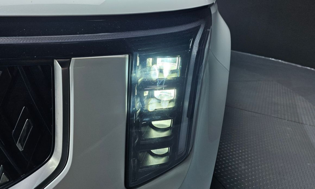 Kia Carnival 7-Seater Signature, 2024