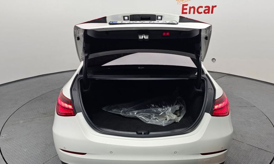 Mercedes-Benz C-Class C200 4MATIC Avantgarde, 2022