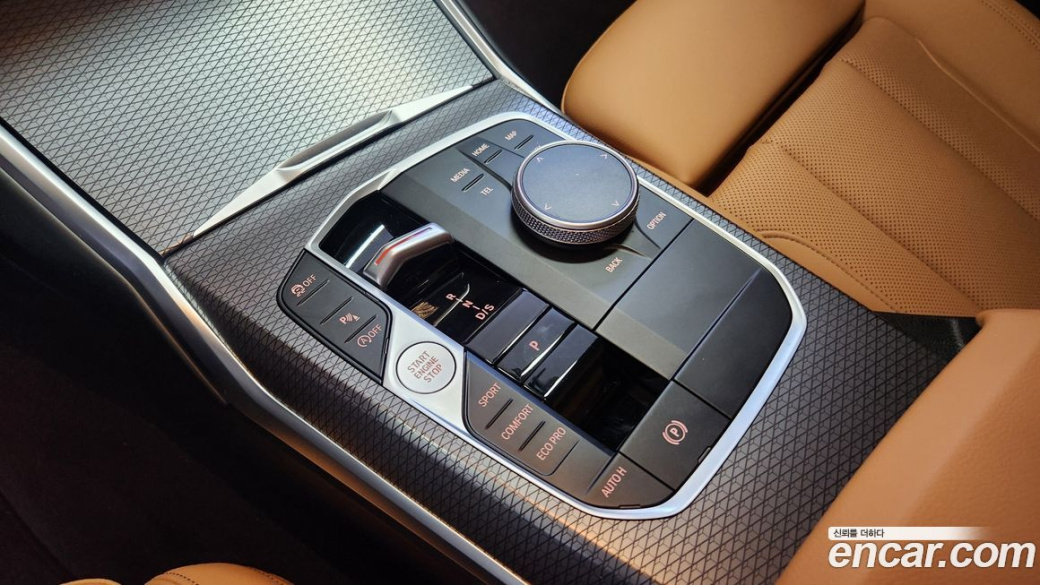 BMW 3-Series 320i M Sport, 2025