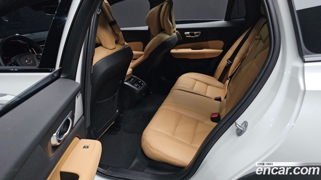 Volvo V60 B5 Ultimate AWD, 2024