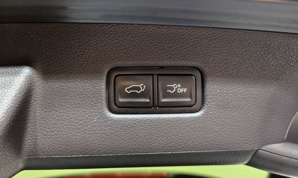 Kia Carnival 11-Seater Signature, 2023