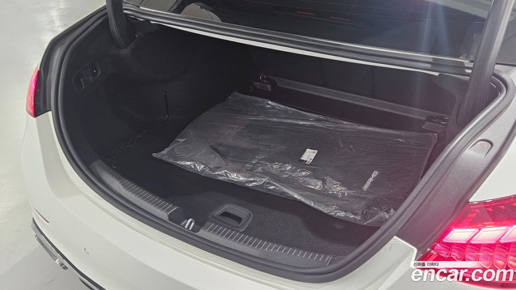Mercedes-Benz C-Class C300 4MATIC AMG Line, 2023