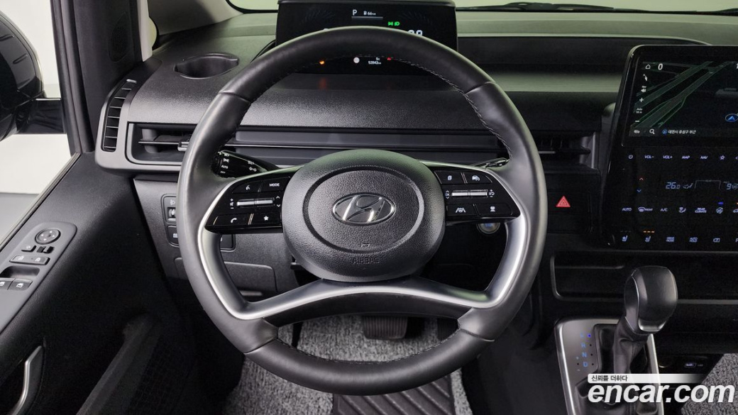 Hyundai Staria 4WD Tourer 11-Seater, 2024