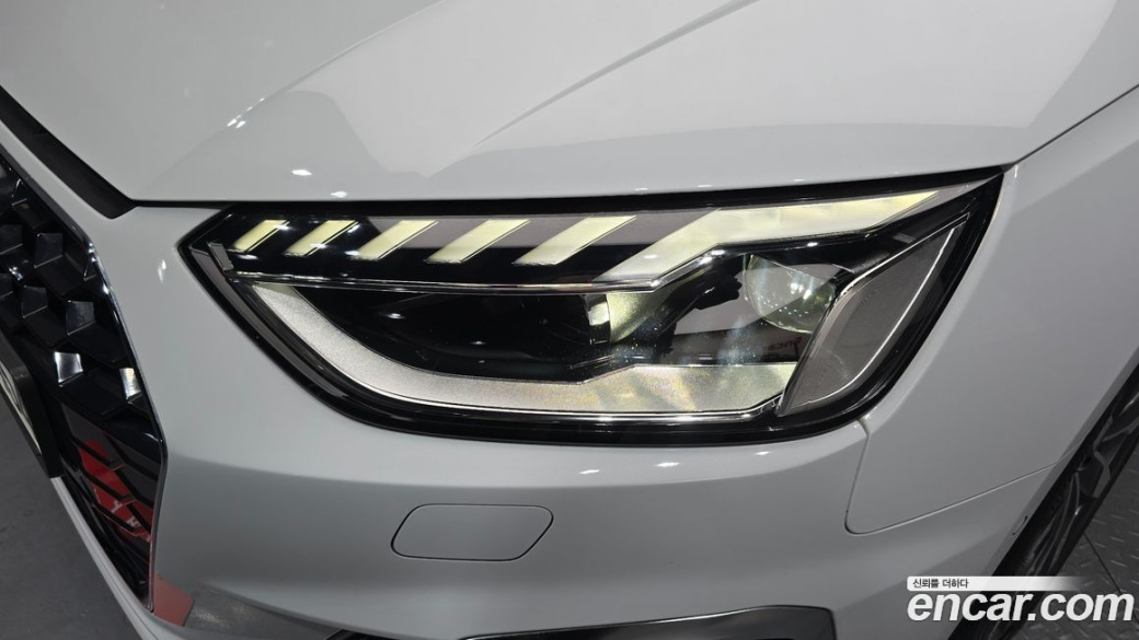 Audi A4 40 TFSI Premium, 2023