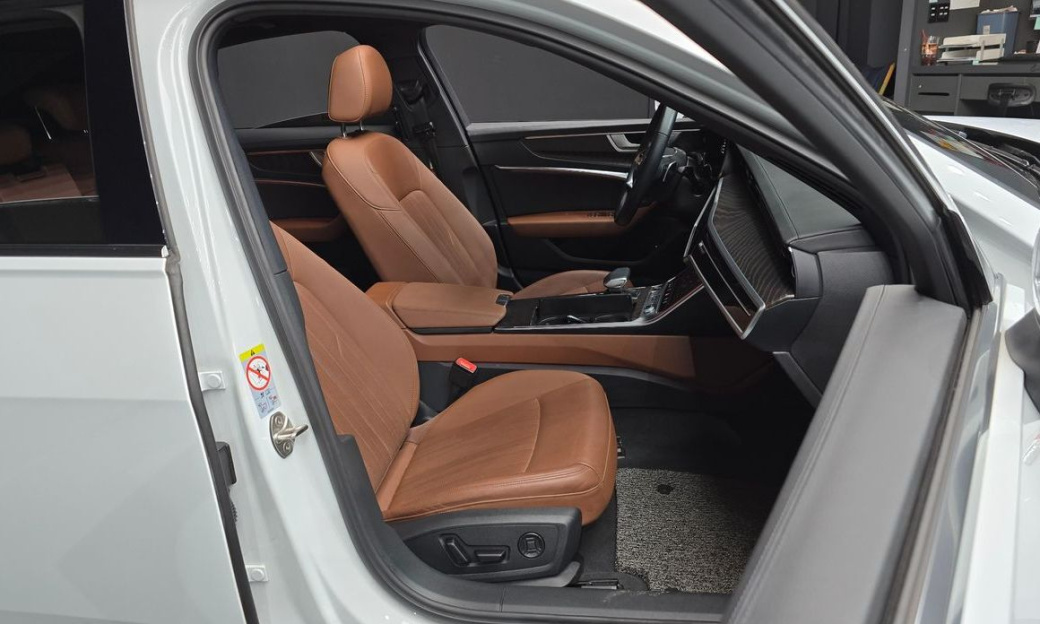 Audi A6 40 TDI Premium, 2022