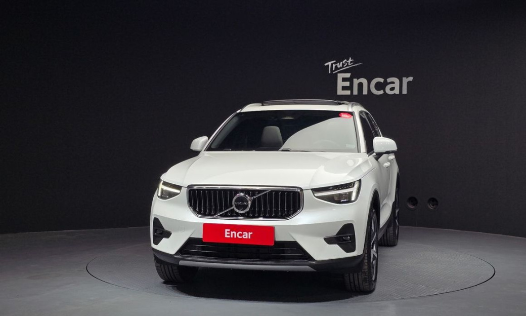Volvo XC40 B4 Ultra Bright, 2025
