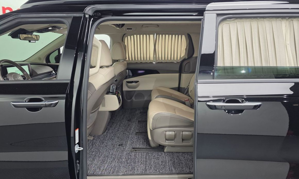 Kia Carnival 7-Seater Hi-Limousine, 2022
