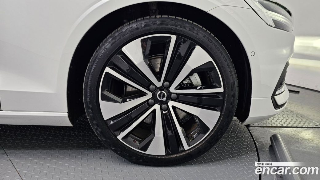 Volvo S60 B5 Ultra Bright, 2025