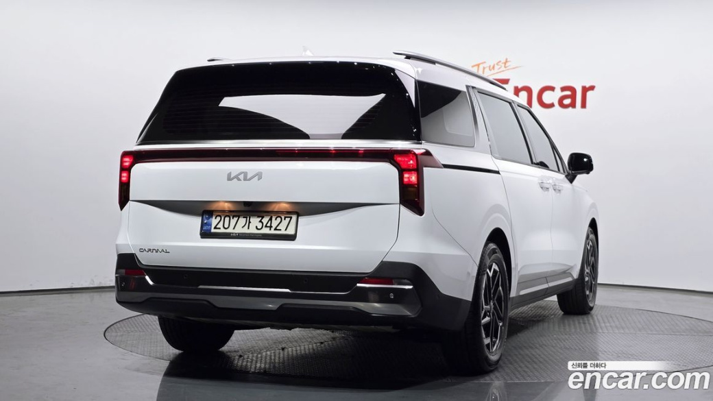 Kia Carnival 9-Seater Noblesse, 2024