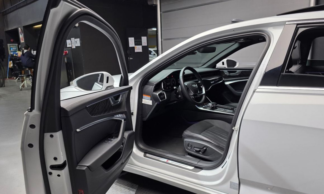 Audi A6 45 TFSI Quattro Premium, 2023