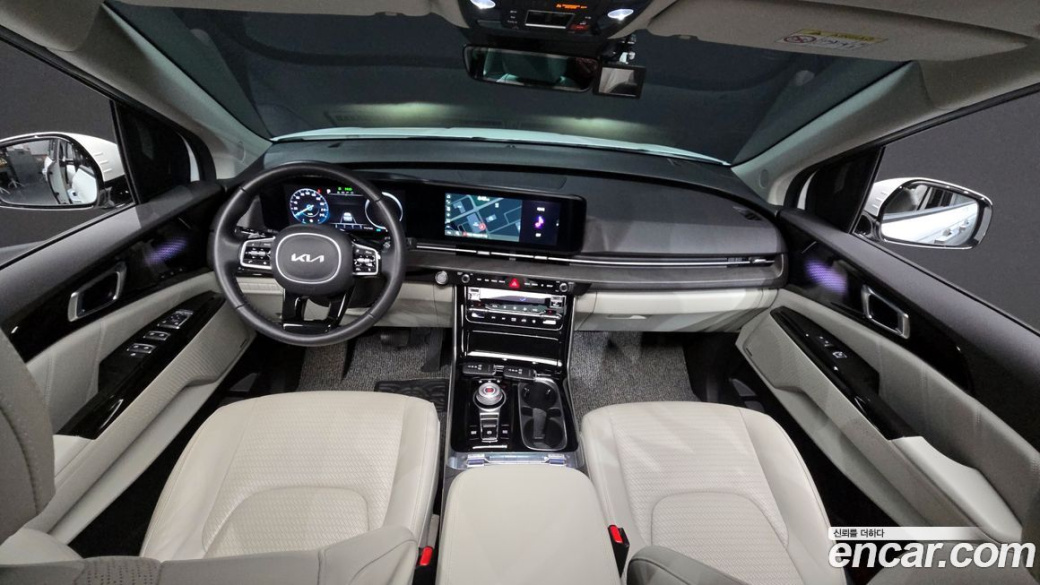 Kia Carnival 7-Seater Signature, 2023