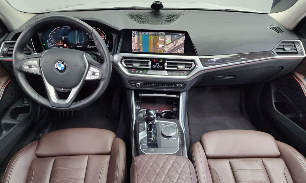 BMW 3-Series 320d Touring Luxury, 2022