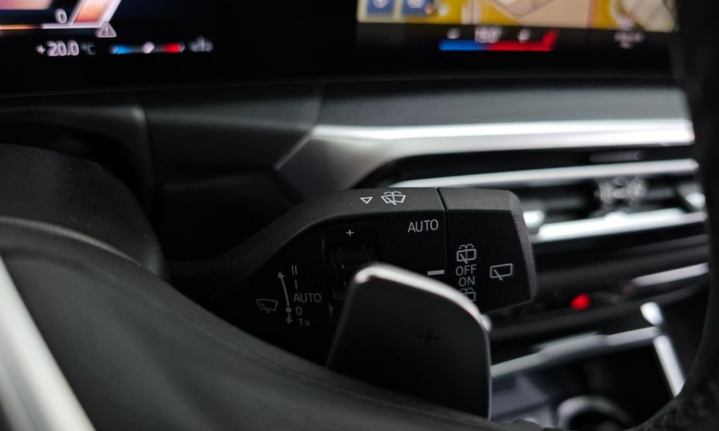 BMW 3-Series 320i Touring, 2024