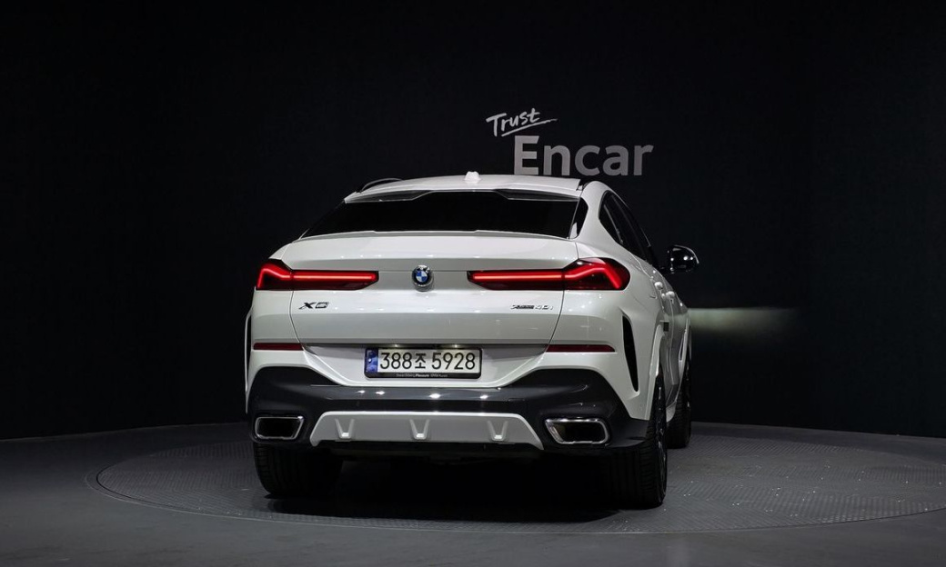 BMW X6 xDrive40i M Sport, 2024