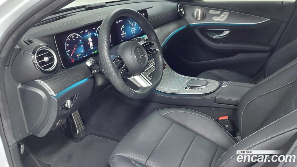 Mercedes-Benz E-Class E350 4MATIC AMG Line, 2023