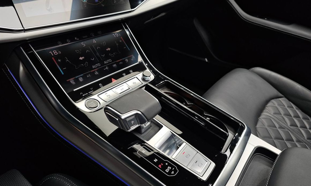Audi Q7 55 TFSI Quattro Premium, 2022