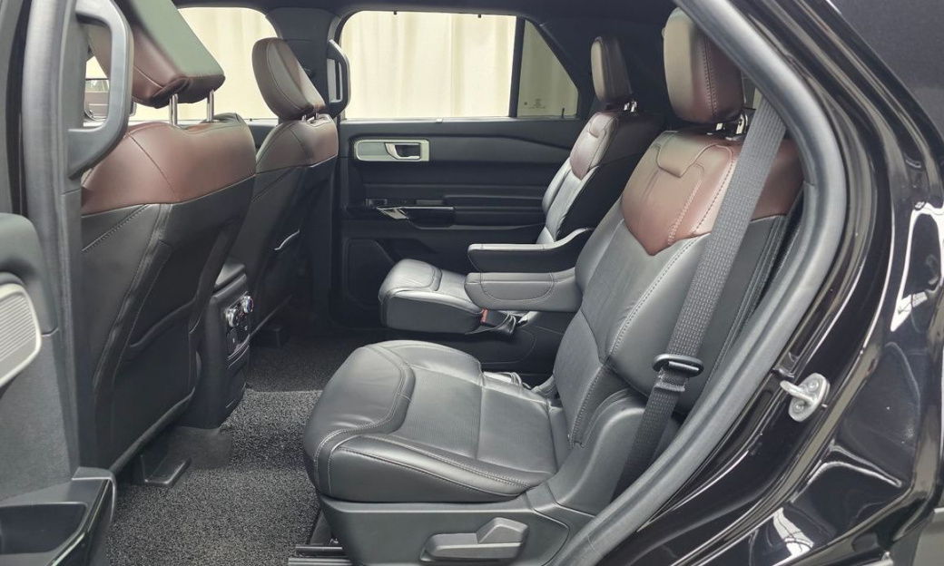 Ford Explorer 3.0 Platinum 4WD, 2022
