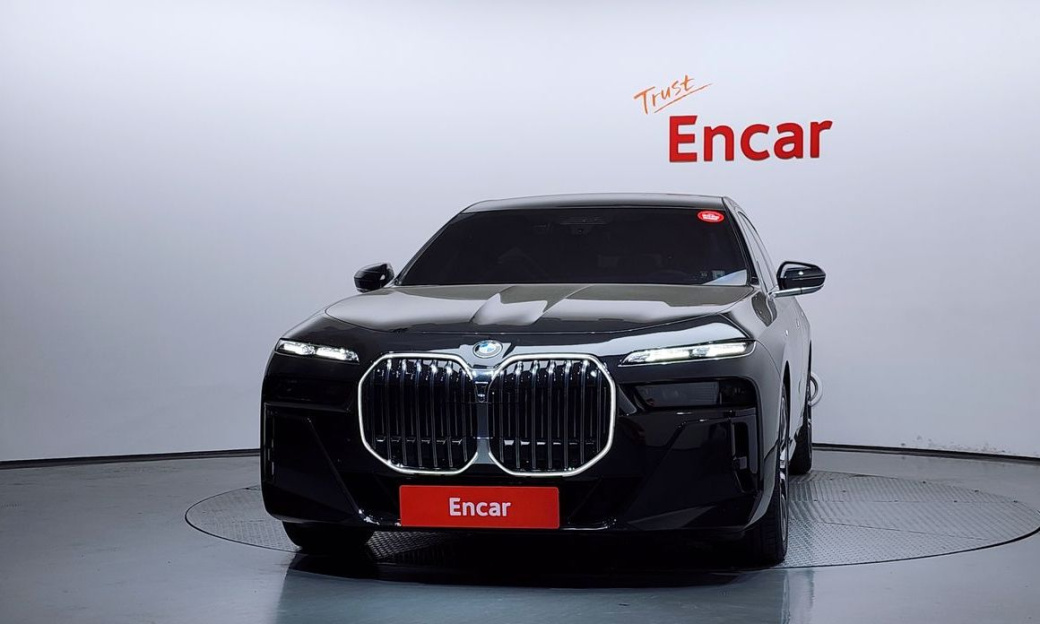 BMW 7-Series 740i xDrive M Sport, 2025