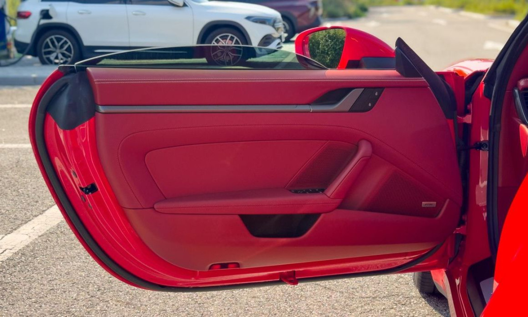 Porsche 911 Carrera Cabriolet, 2023
