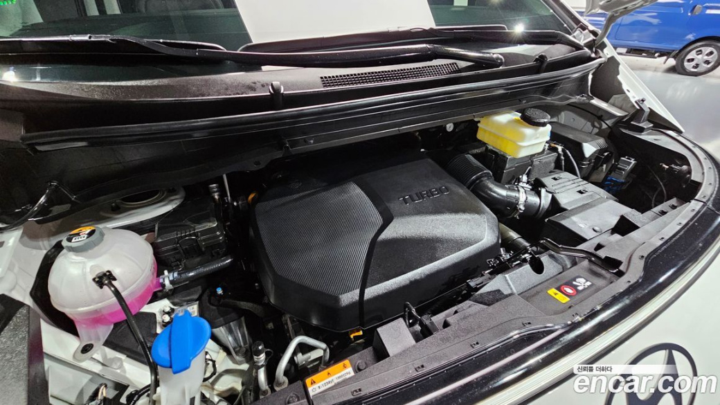Hyundai Staria 4WD Lounge 9-Seater, 2025