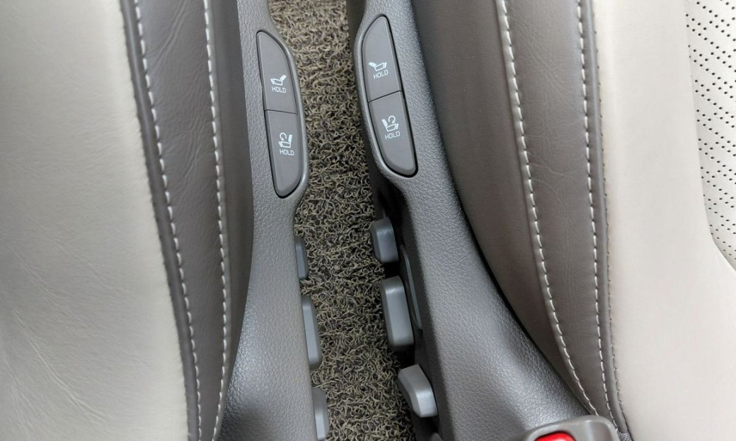 Kia Carnival 7-Seater Signature, 2023