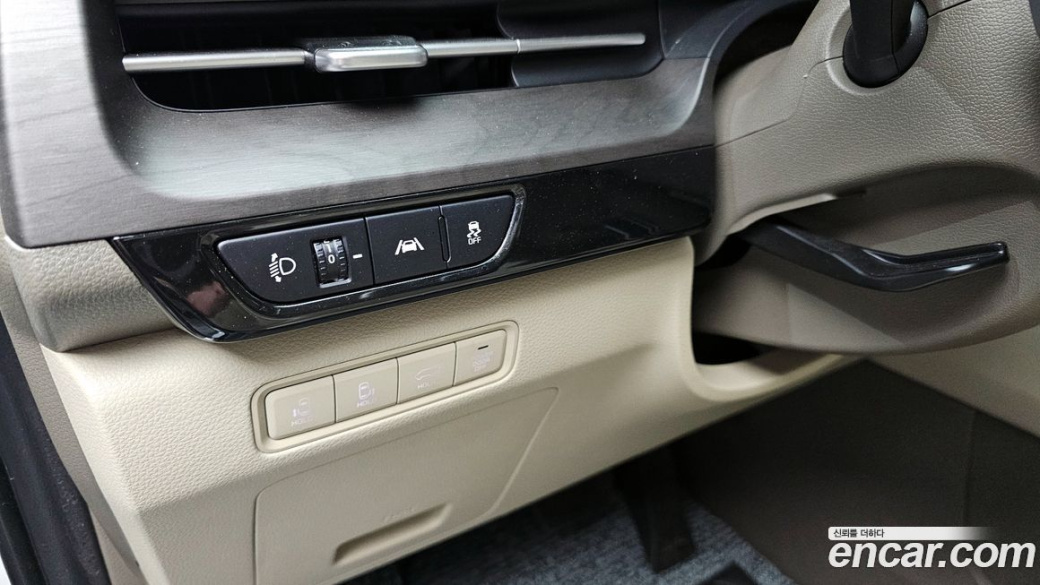 Kia Carnival 9-Seater Signature, 2022
