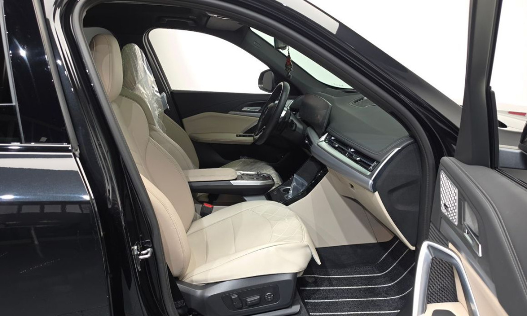 BMW X1 xDrive 20i M Sport, 2025
