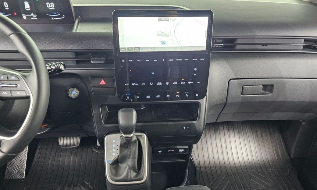 Hyundai Staria Tourer 11-Seater, 2025