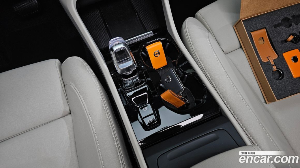 Volvo XC40 B4 Ultra Bright, 2025