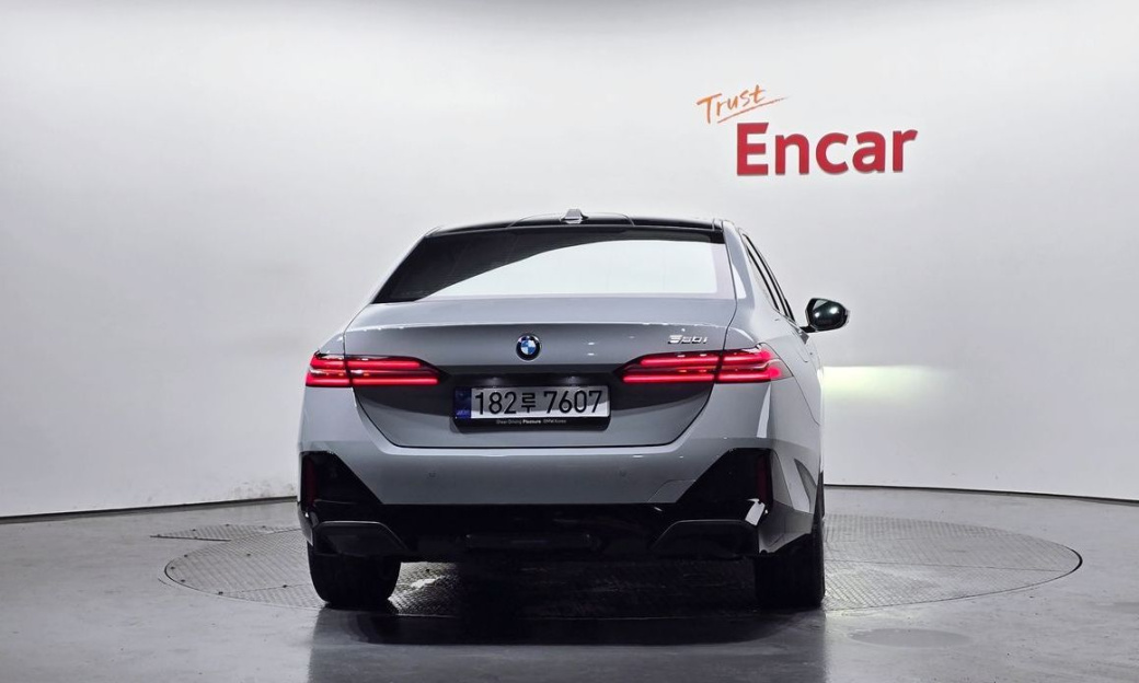 BMW 5-Series 520i M Sport, 2025