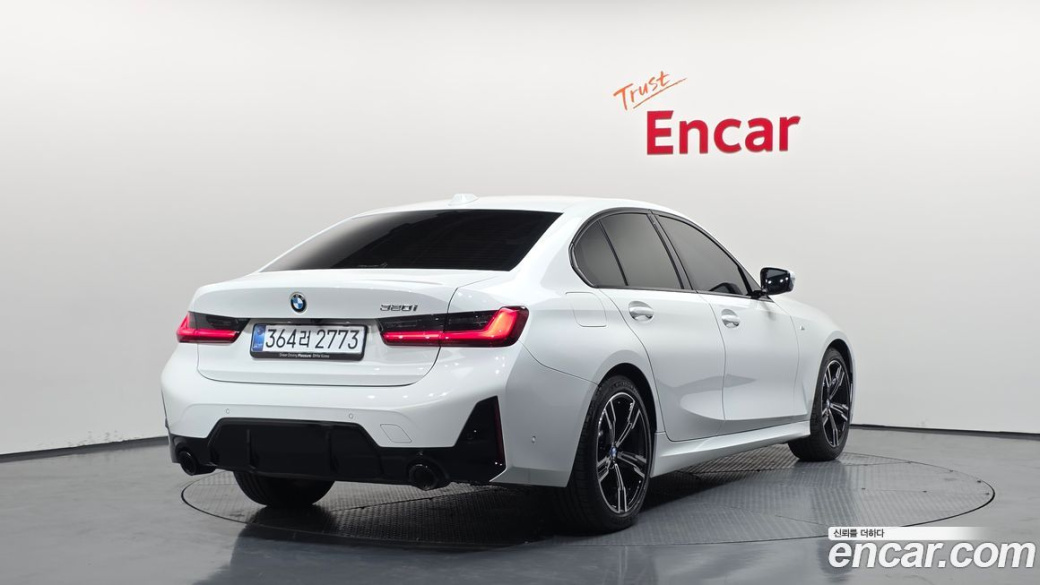 BMW 3-Series 320i M Sport, 2025