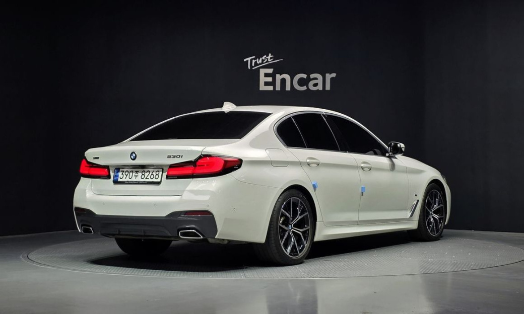 BMW 5-Series 530i xDrive M Sport Package, 2023