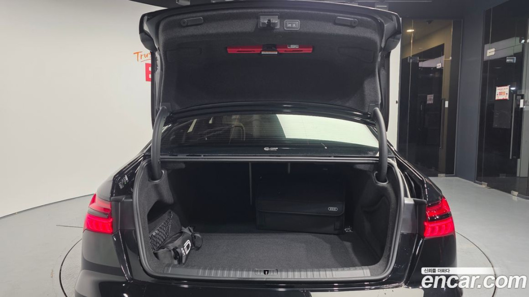 Audi A6 45 TFSI Premium, 2025