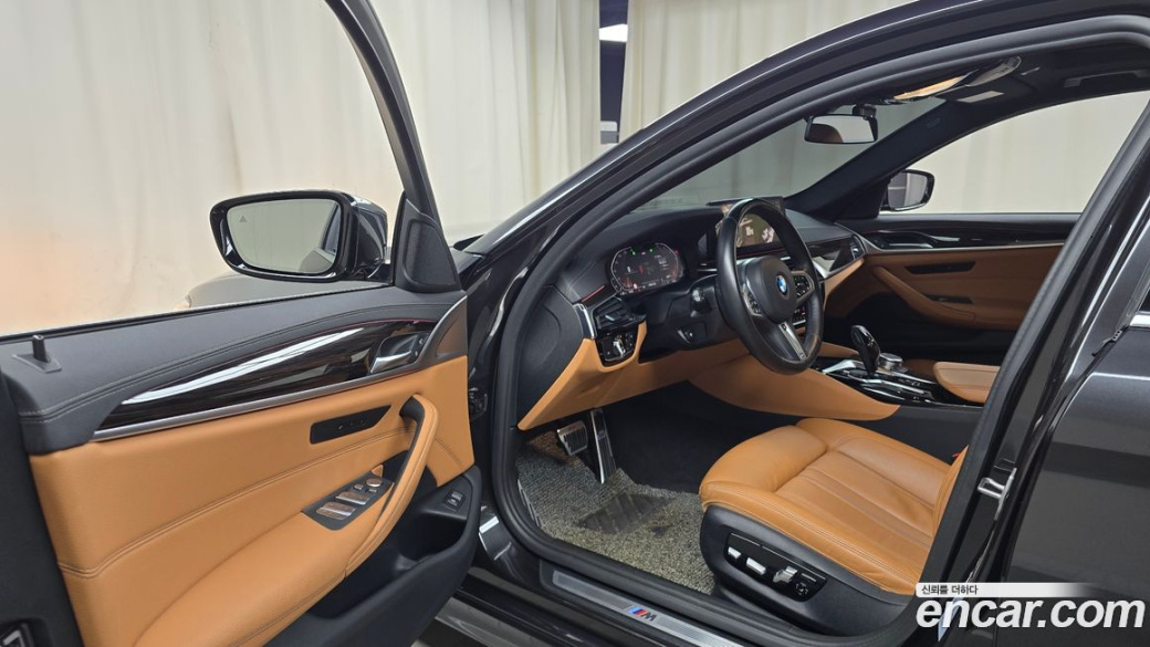 BMW 5-Series 520i M Sport, 2022