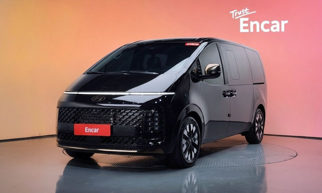 Hyundai Staria Lounge 9-Seater, 2025