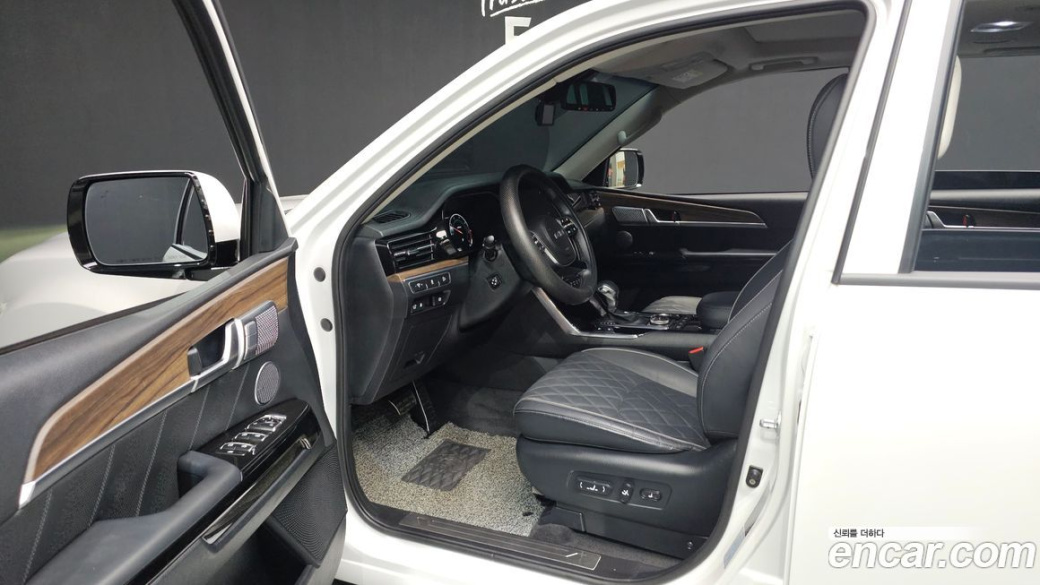 Kia Mohave Diesel 3.0 4WD 6-Seater, 2023