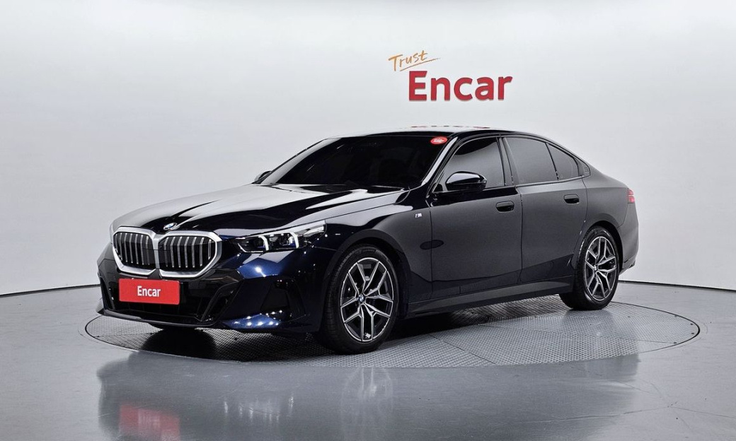BMW 5-Series 520i M Sport, 2025