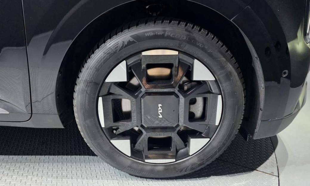 Kia Carnival 9-Seater Noblesse, 2024
