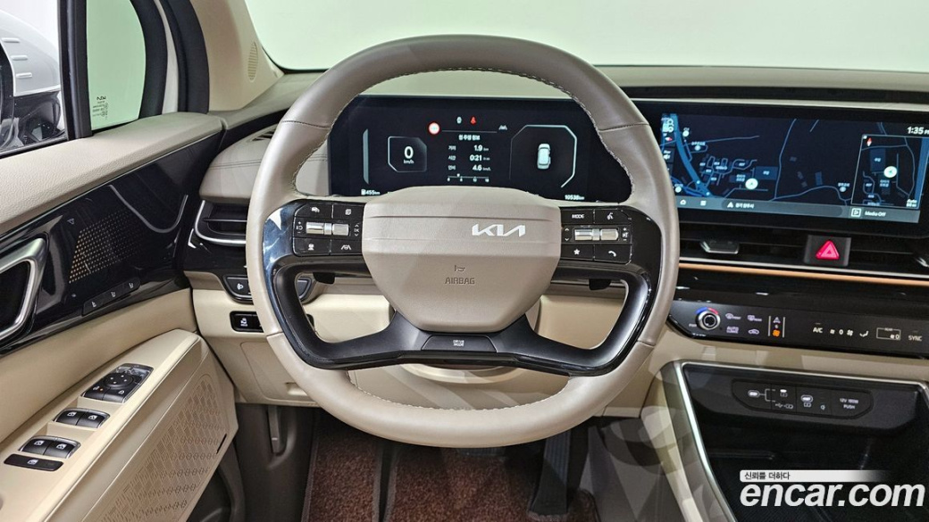Kia Carnival 9-Seater Signature, 2025