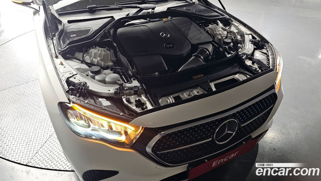 Mercedes-Benz E-Class E200 Avantgarde, 2025